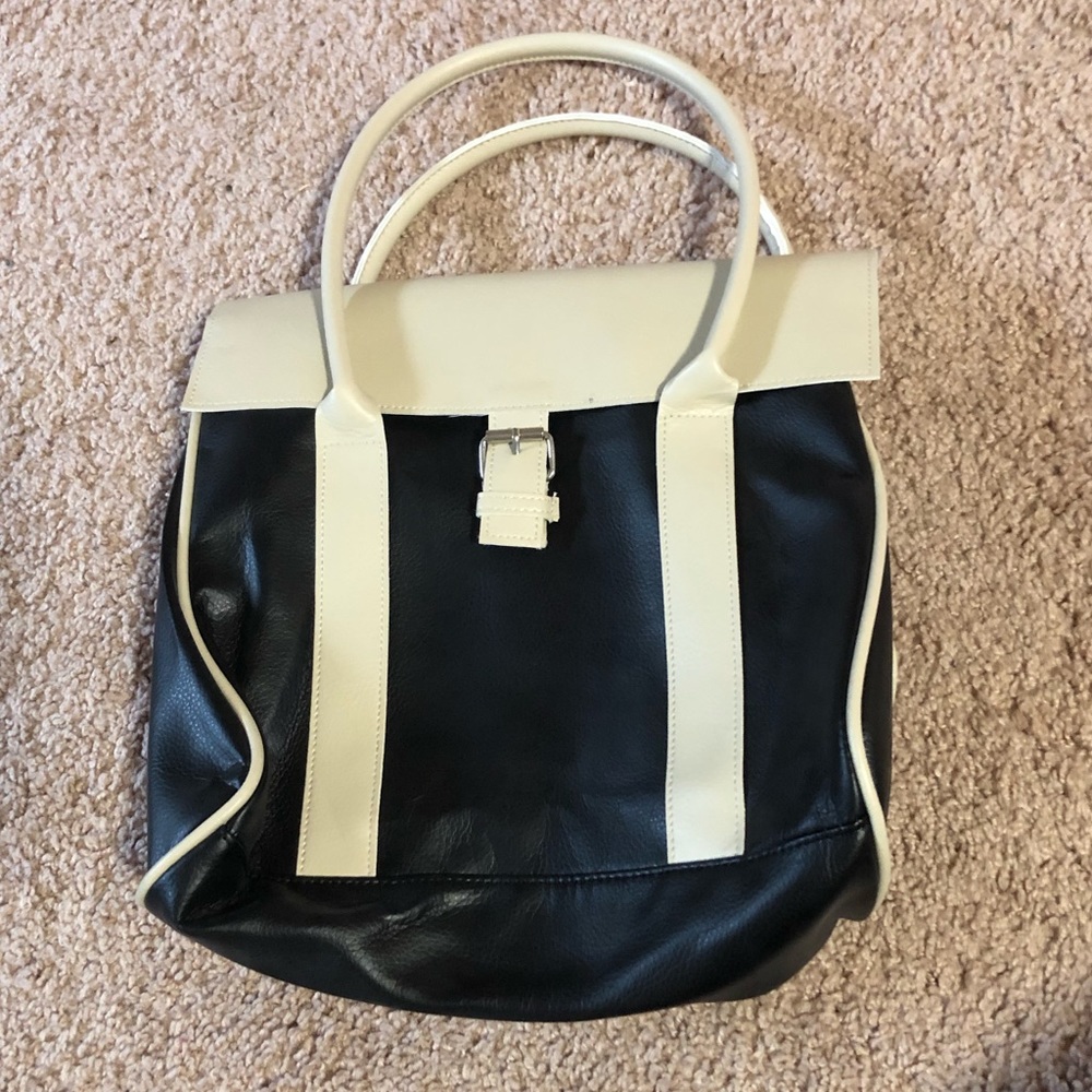 NEVER USED Purse.
